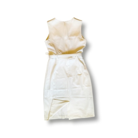 Beautifully tailored pencil dress in Ivory - Picture 9 of 10